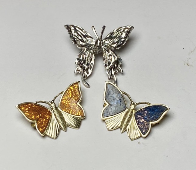 Lot 034: 3x Vintage Butterfly Bundle: 2x Brooches & 1x Silver Tone Pendant Necklace