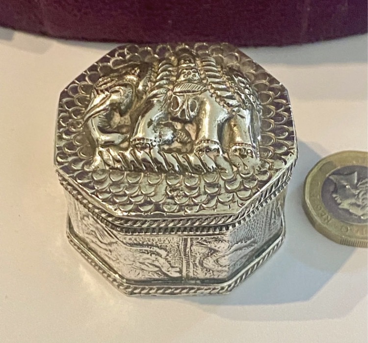 antique-colonial-silver-repouss-box-indian-burmese-c-1900-46-2g-152-2