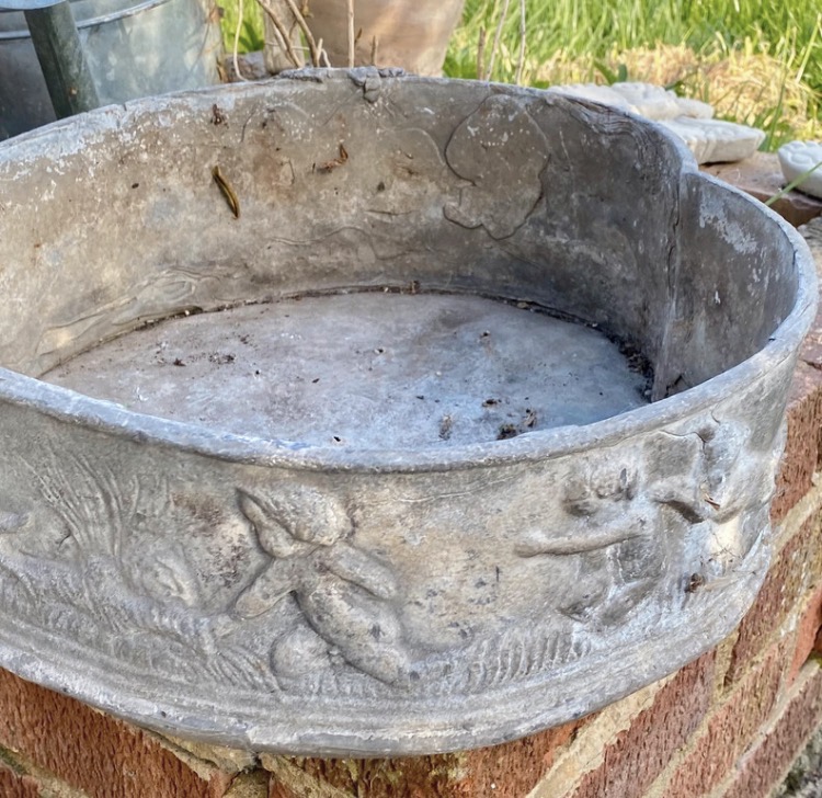 antique-heart-lead-planter-heavy-solid-lead-trough-cherub-dog-frieze-007-6