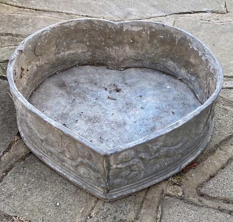 antique-heart-lead-planter-heavy-solid-lead-trough-cherub-dog-frieze-007-9