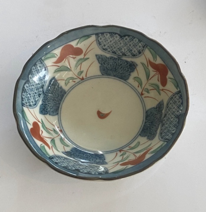 Lot 084: Antique Japanese Imari Bowl – Meiji/Taisho Period (11cm)