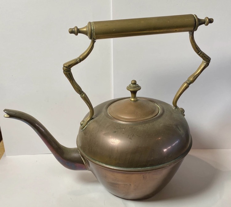 Lot 061: Antique Victorian Copper & Brass Kettle