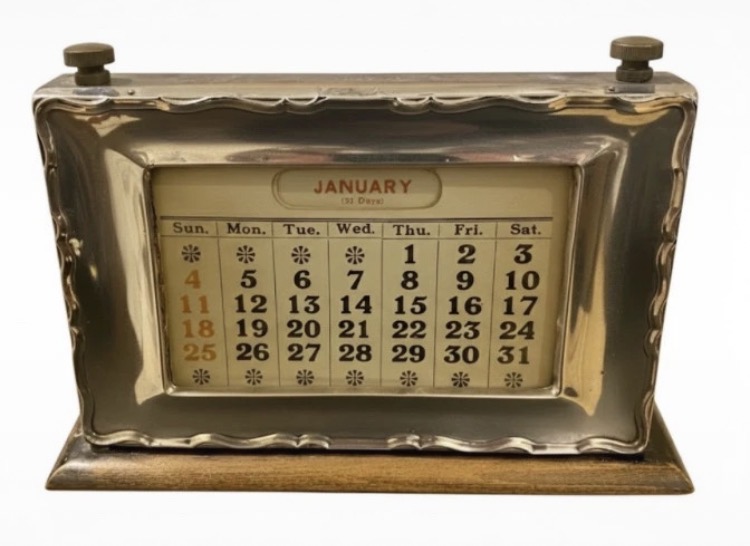 Lot 183: Art Deco Sterling Silver Perpetual Desk Calendar - W J Myatt & Co (1929)