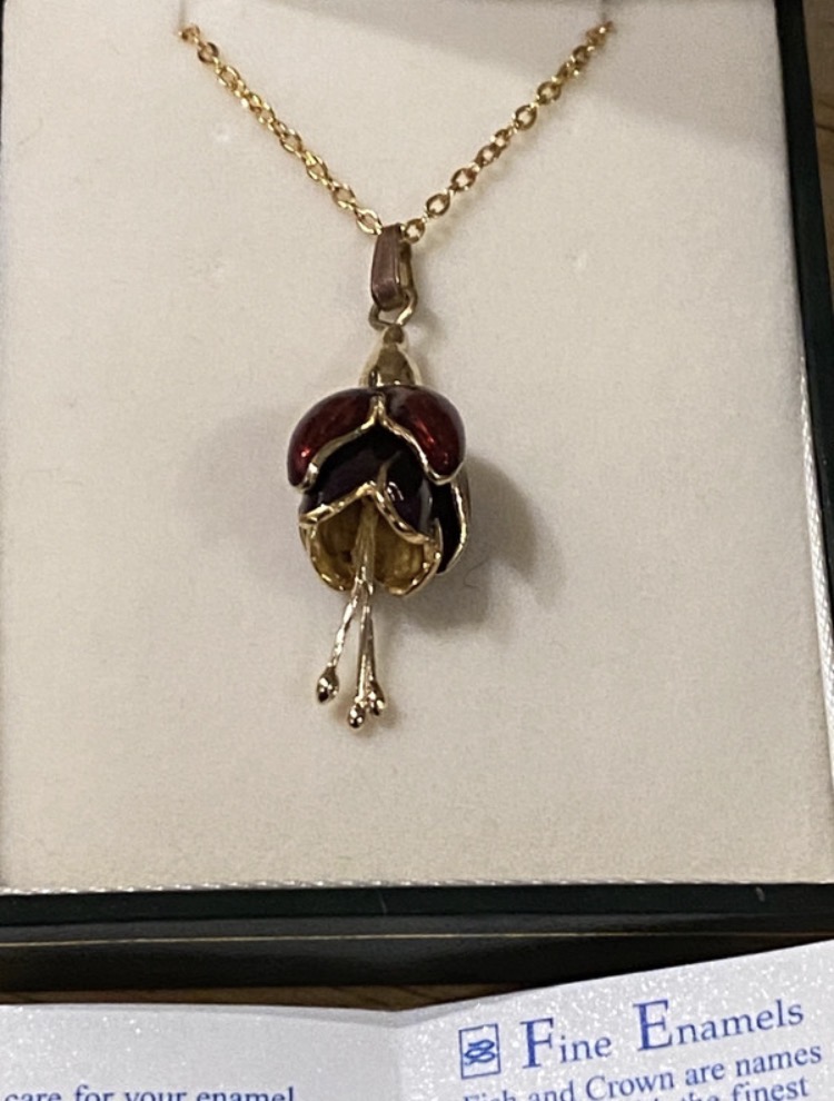 bnib-vintage-fish-crown-enamel-fuchsia-necklace-22ct-gold-plated-172-2