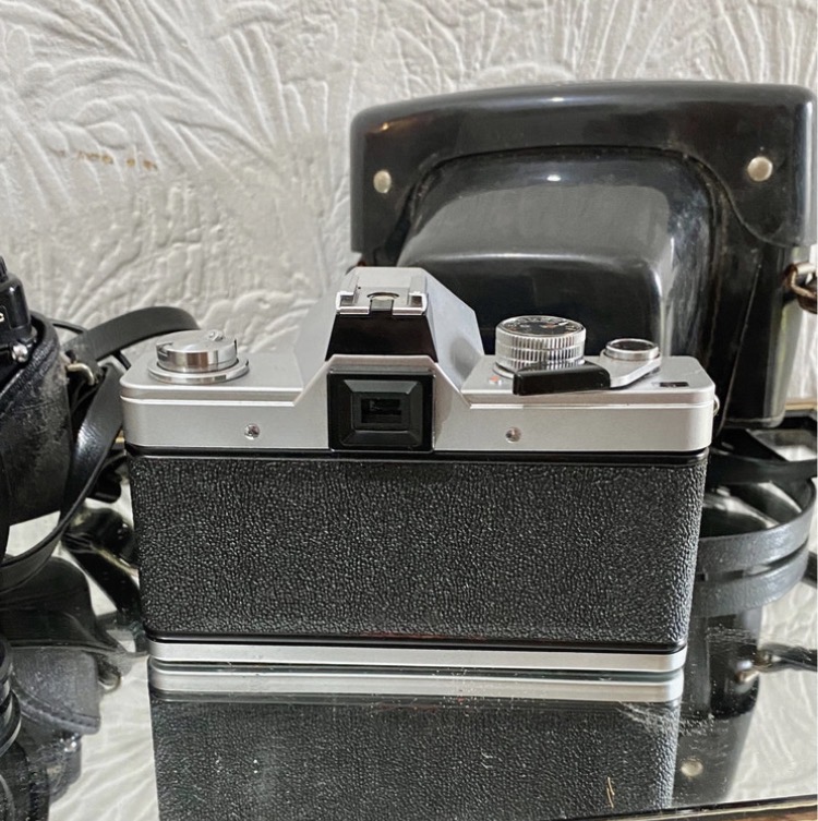 bundle-of-2-vintage-praktica-film-cameras-loft-find-untested-068-5