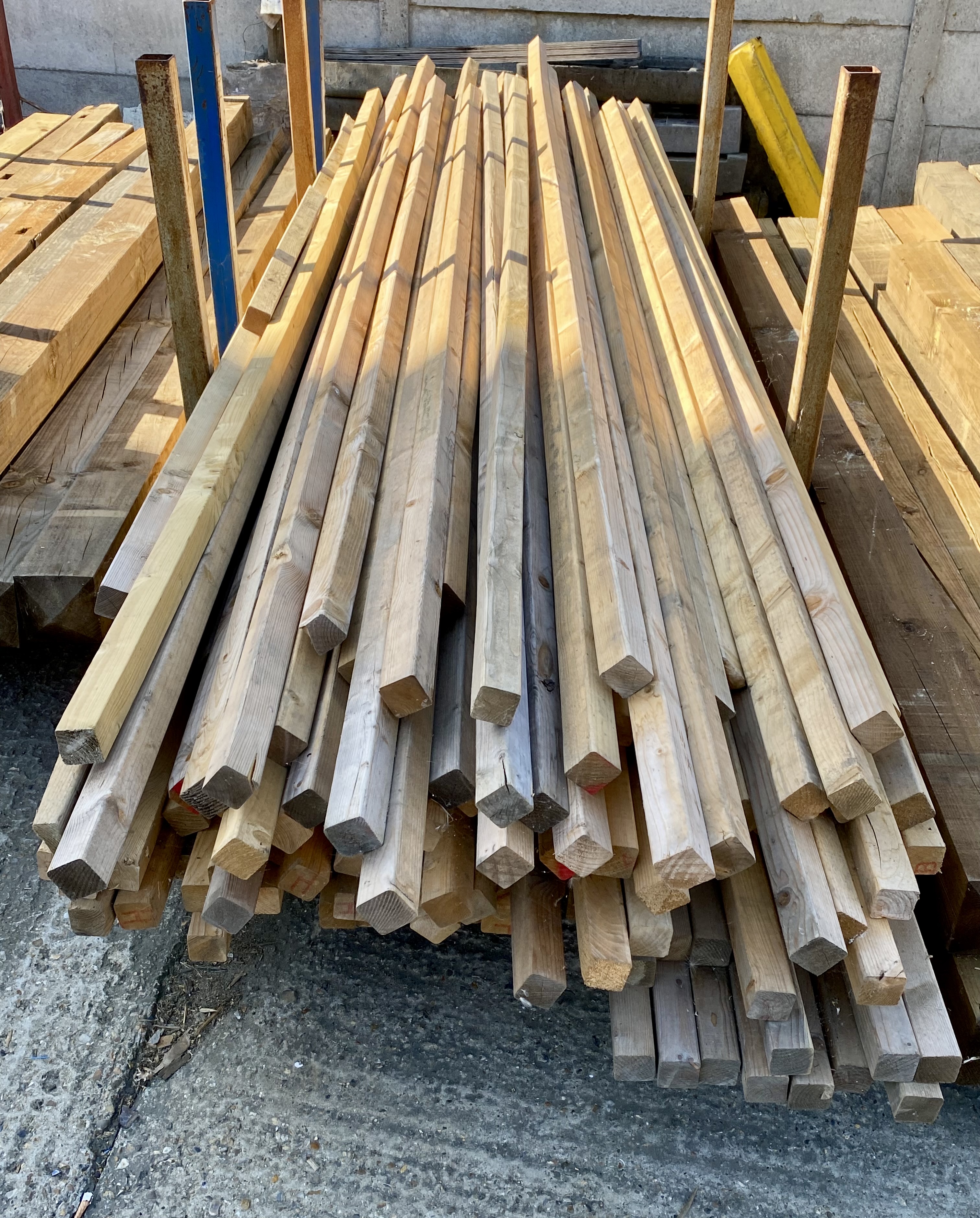 Lot 209: Bundle of 20x Untreated Timber Battens (45mm x 45mm / 2x2) – 3m to 3.6m – Grade B / Rejects