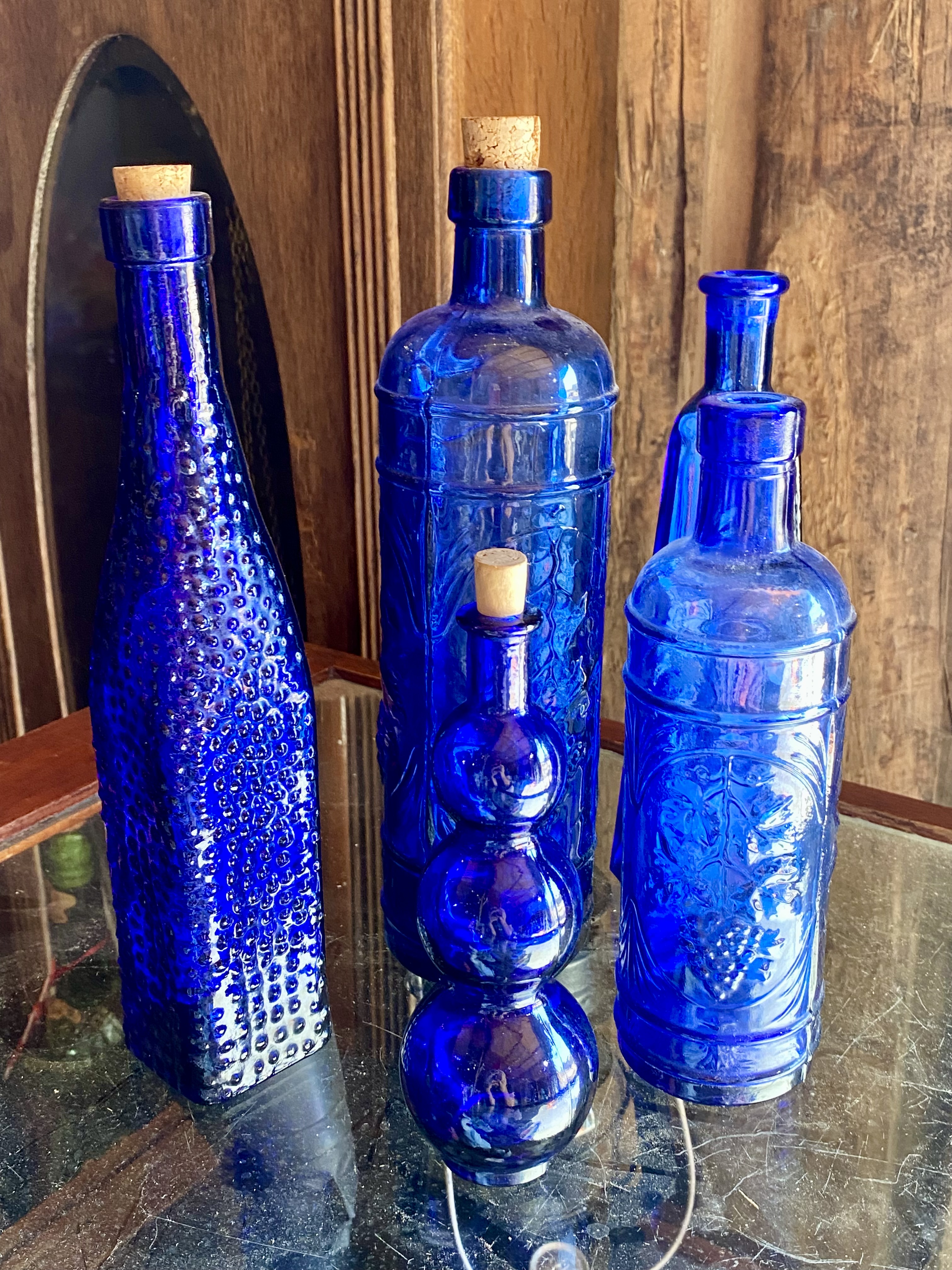 collection-of-5-vintage-cobalt-blue-decorative-glass-bottles-with-corks-20cm-30cm-219-3