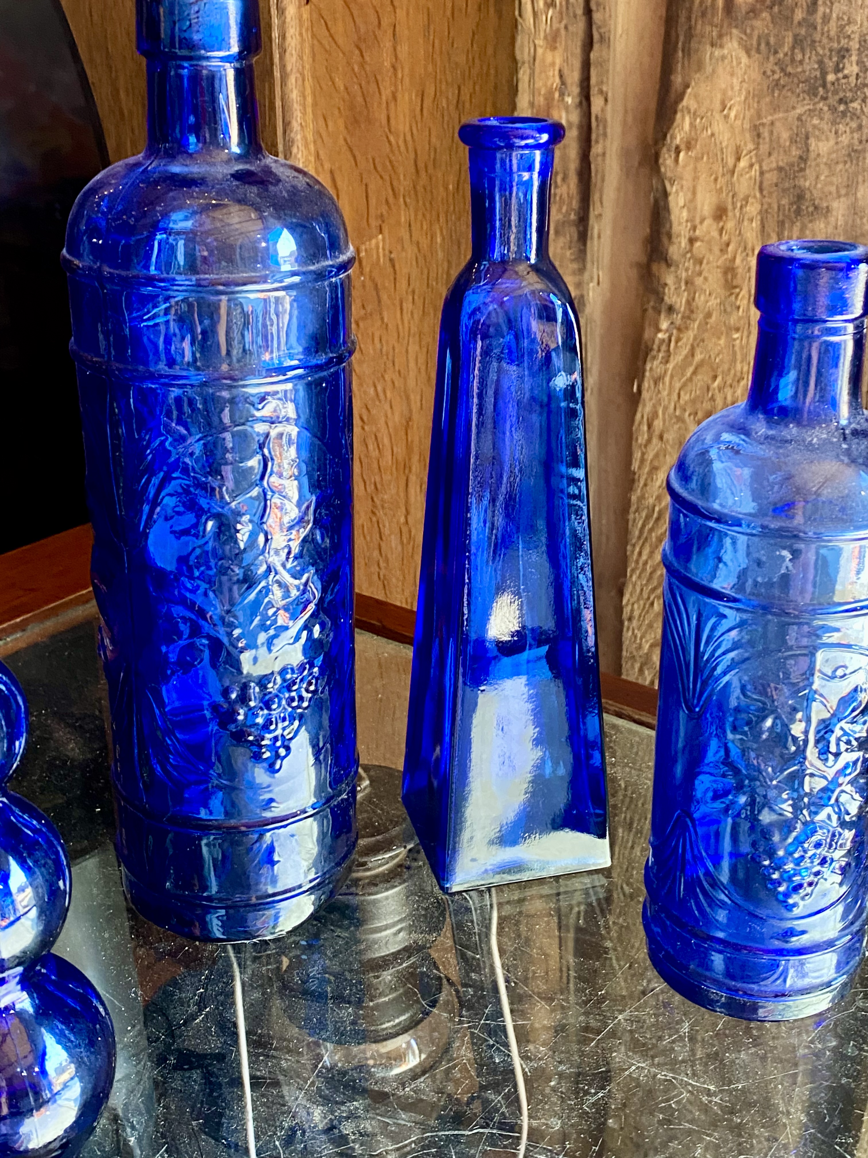 collection-of-5-vintage-cobalt-blue-decorative-glass-bottles-with-corks-20cm-30cm-219-7