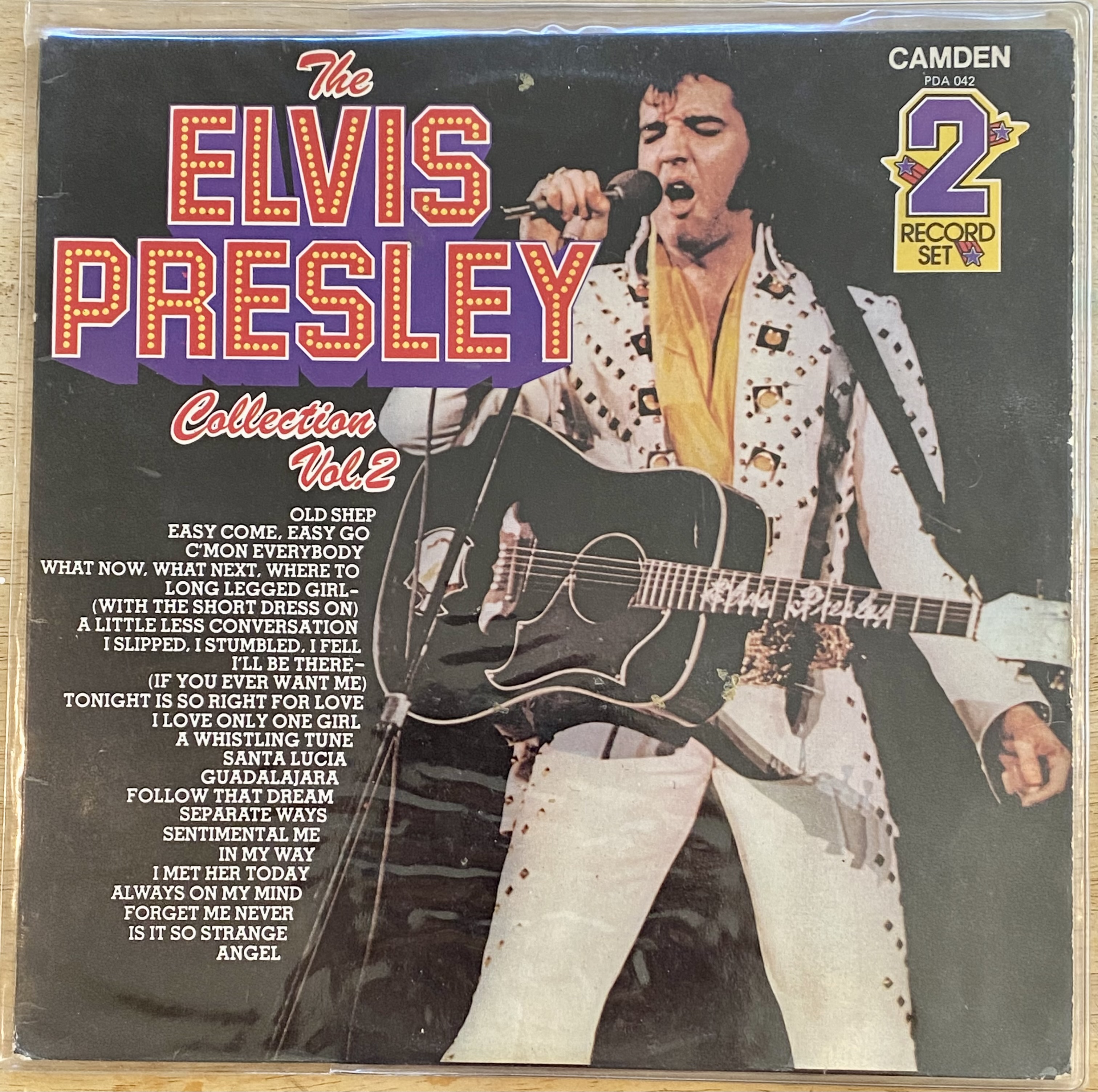 Lot 143: Elvis Presley – The Elvis Presley Collection Vol. 2 Double Vinyl LP (Gatefold, RCA Camden PDA 042, 1976)