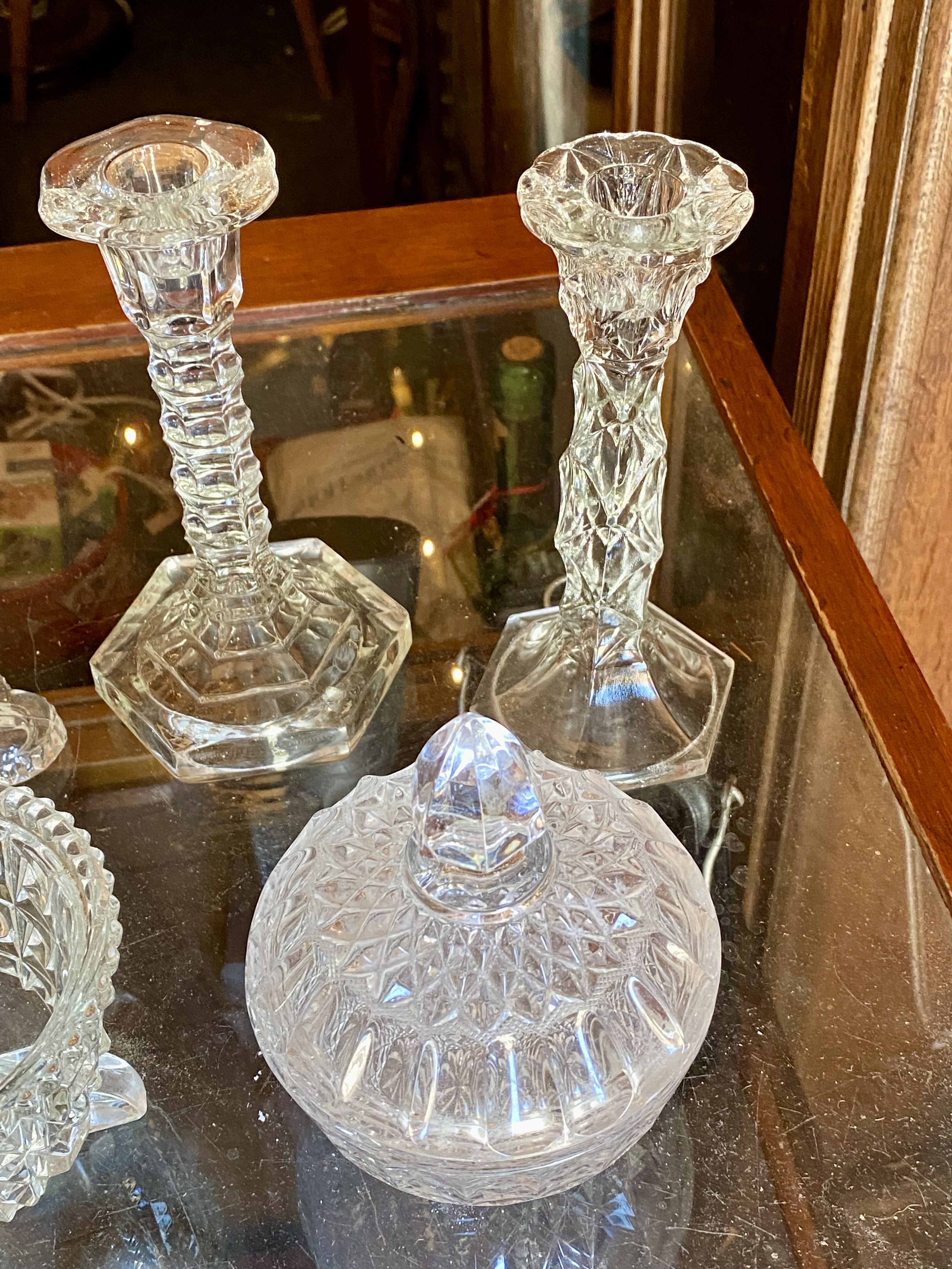job-lot-of-5-vintage-clear-pressed-glass-items-candlesticks-hobnail-bowl-lidded-pot-211-4