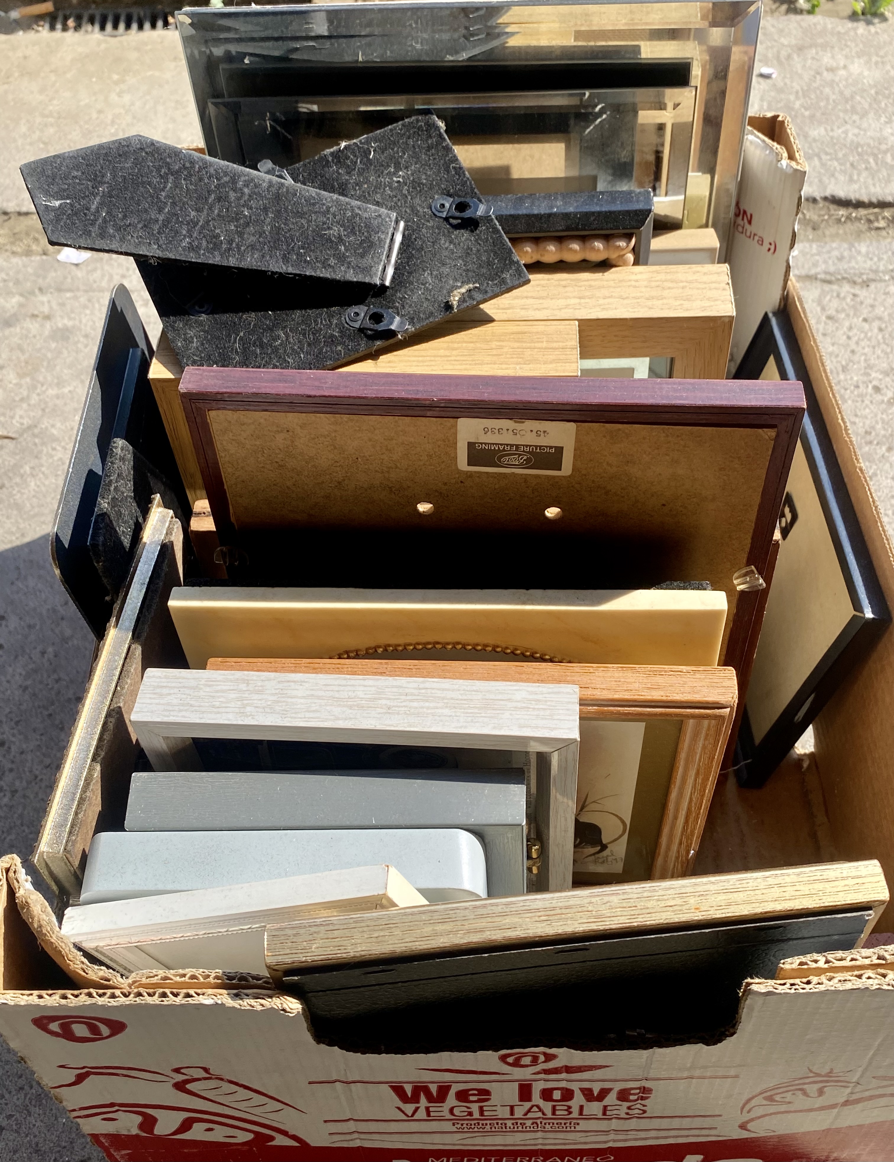 large-mixed-job-lot-of-vintage-modern-picture-photo-frames-various-styles-sizes-265-2