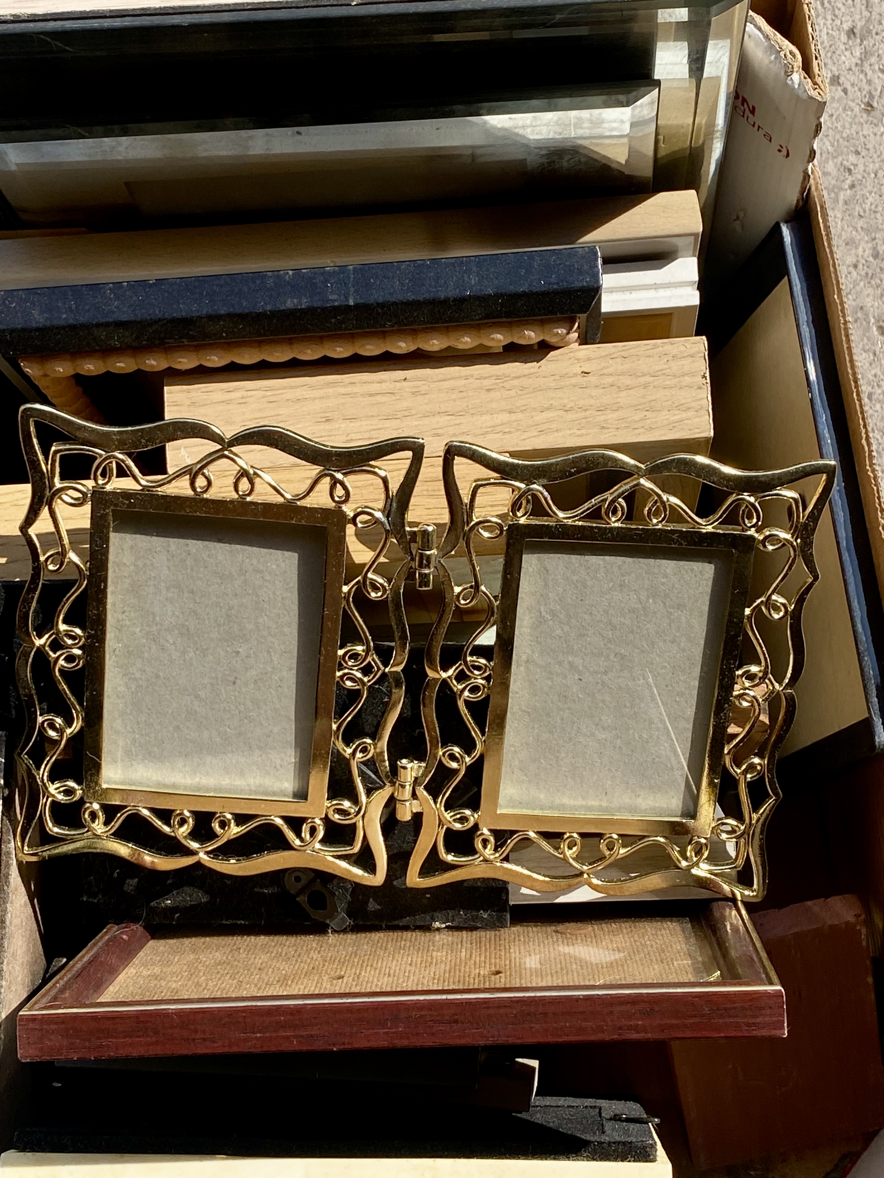 large-mixed-job-lot-of-vintage-modern-picture-photo-frames-various-styles-sizes-265-6