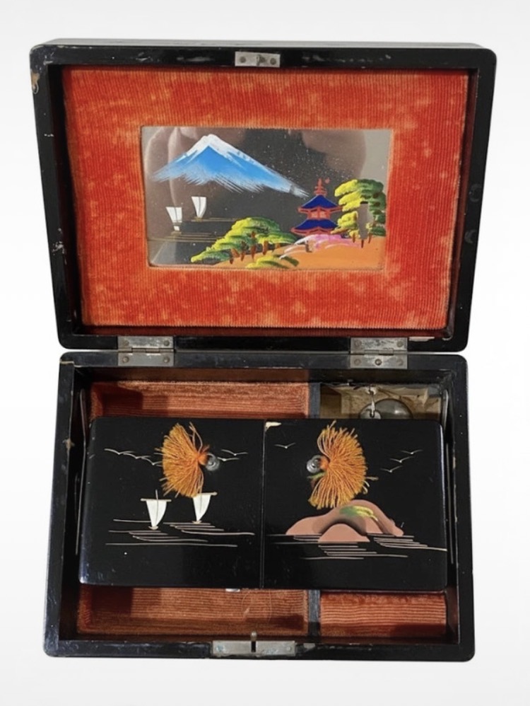 mid-century-japanese-black-lacquer-music-box-mt-fuji-mother-of-pearl-inlay-working-order-300-7