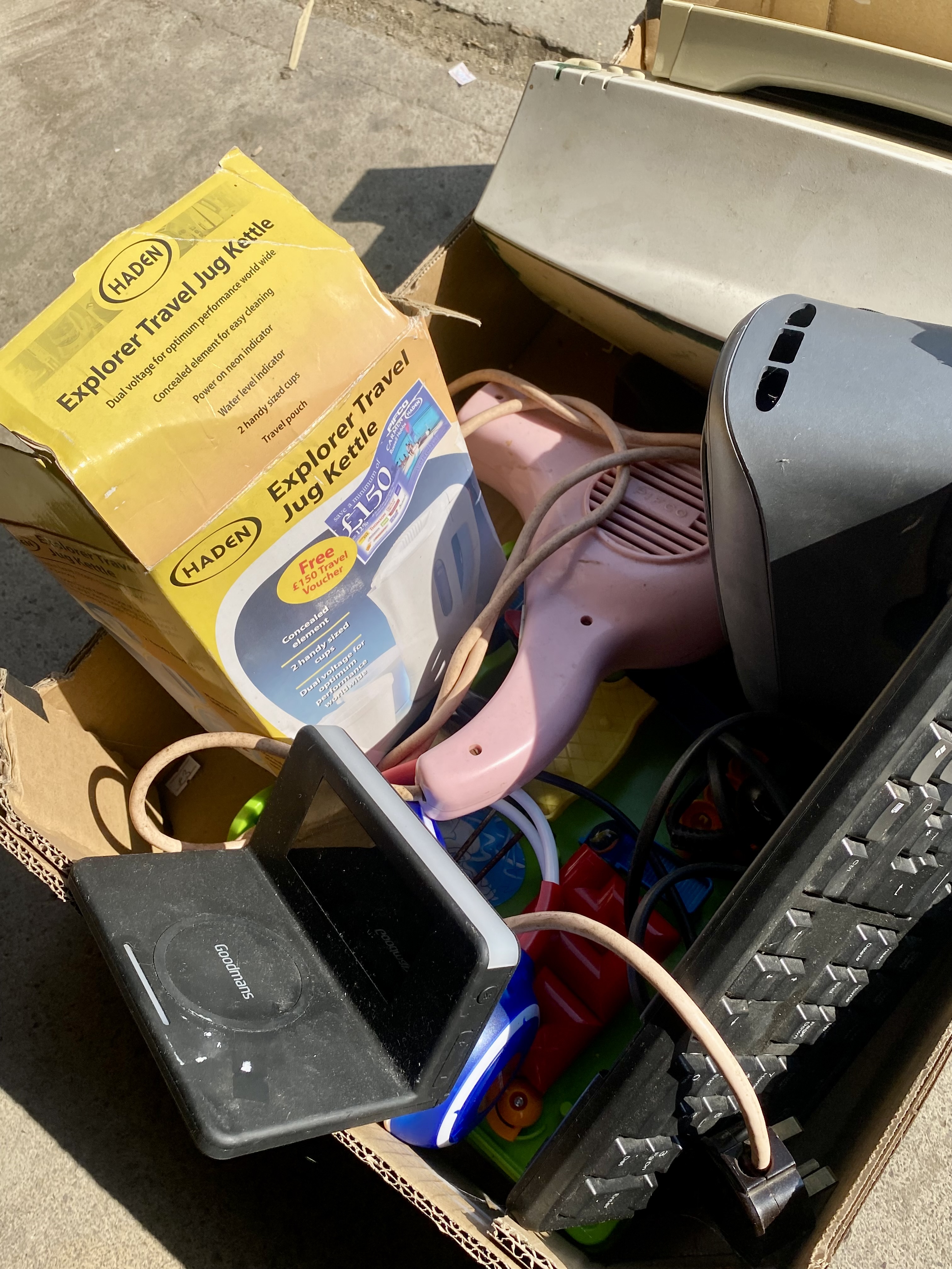 mixed-job-lot-of-electricals-small-appliances-vintage-hp-printer-hairdryer-kettle-more-sold-as-seen-264-2