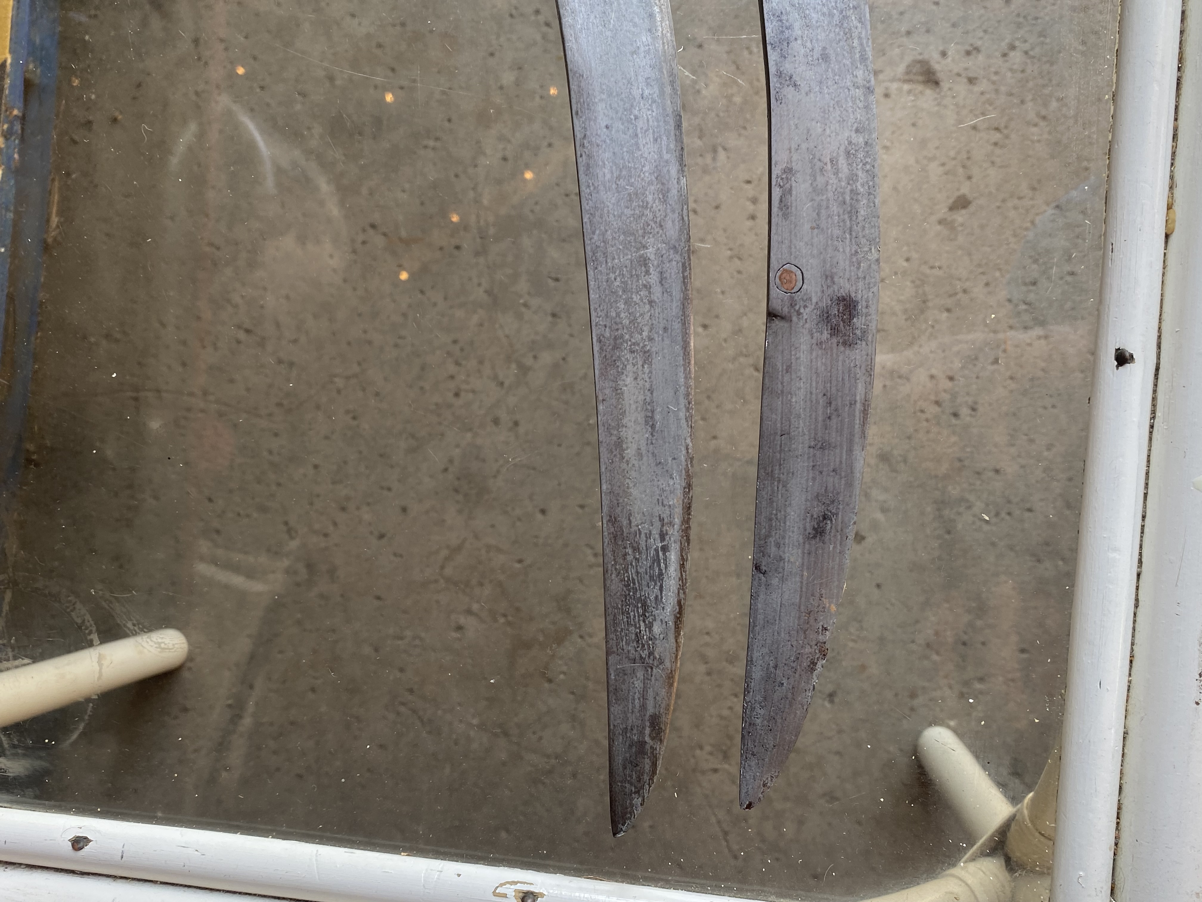 pair-of-antique-indo-persian-tulwar-curved-swords-18th-19th-c-iron-brass-hilts-214-5