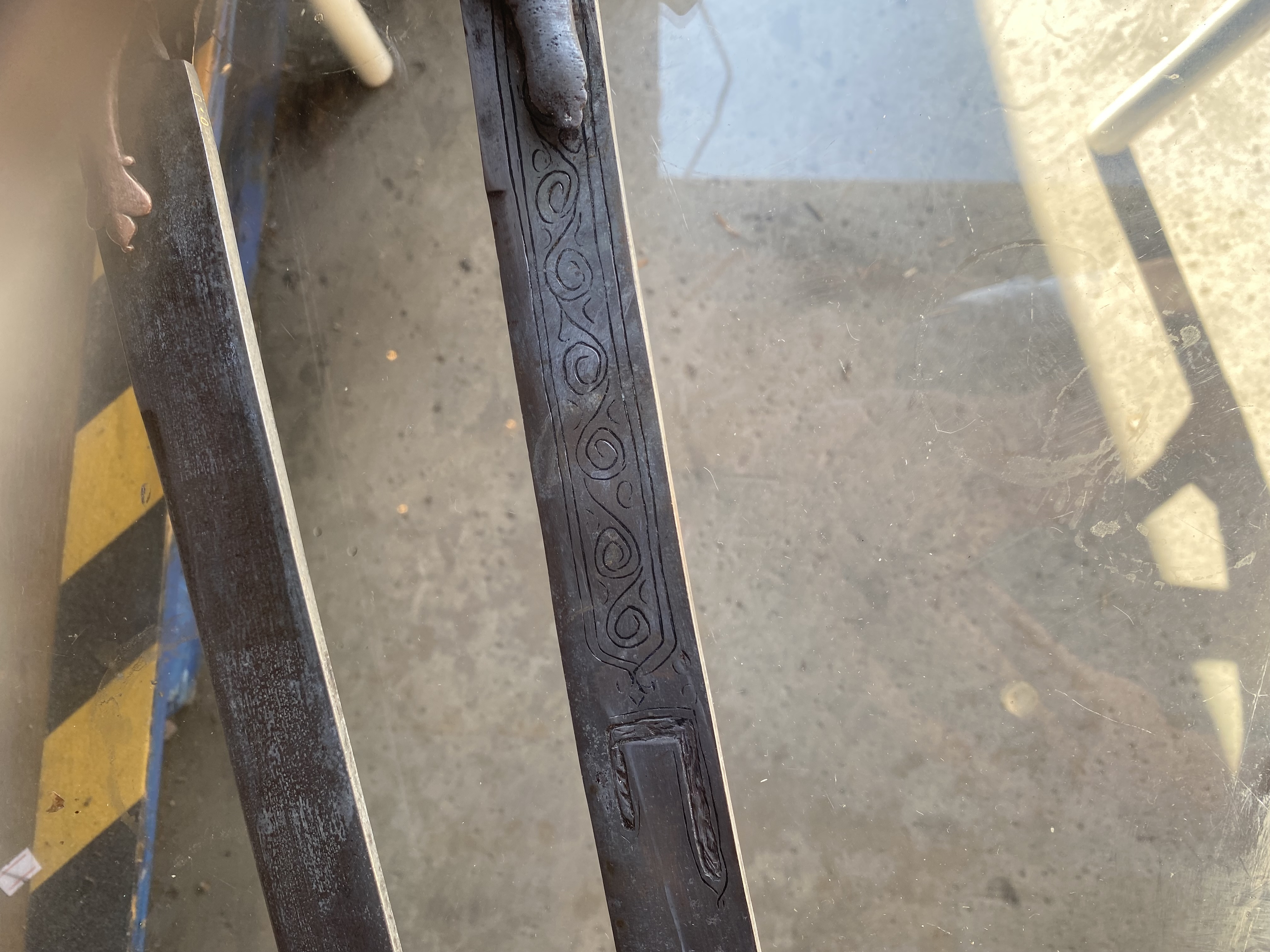 pair-of-antique-indo-persian-tulwar-curved-swords-18th-19th-c-iron-brass-hilts-214-8