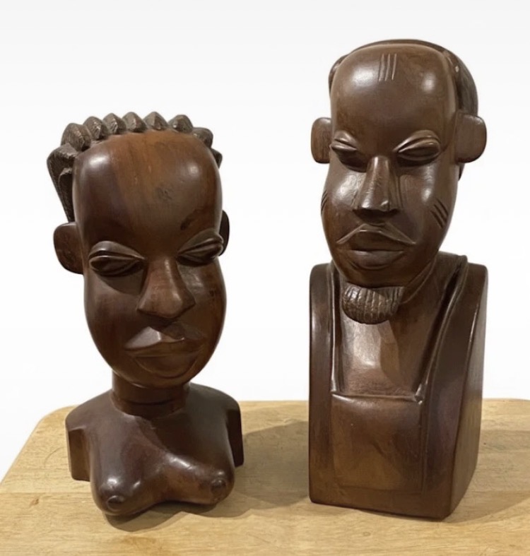 Lot 274: Pair of Vintage Hand-Carved African Hardwood Busts (33cm & 29cm)