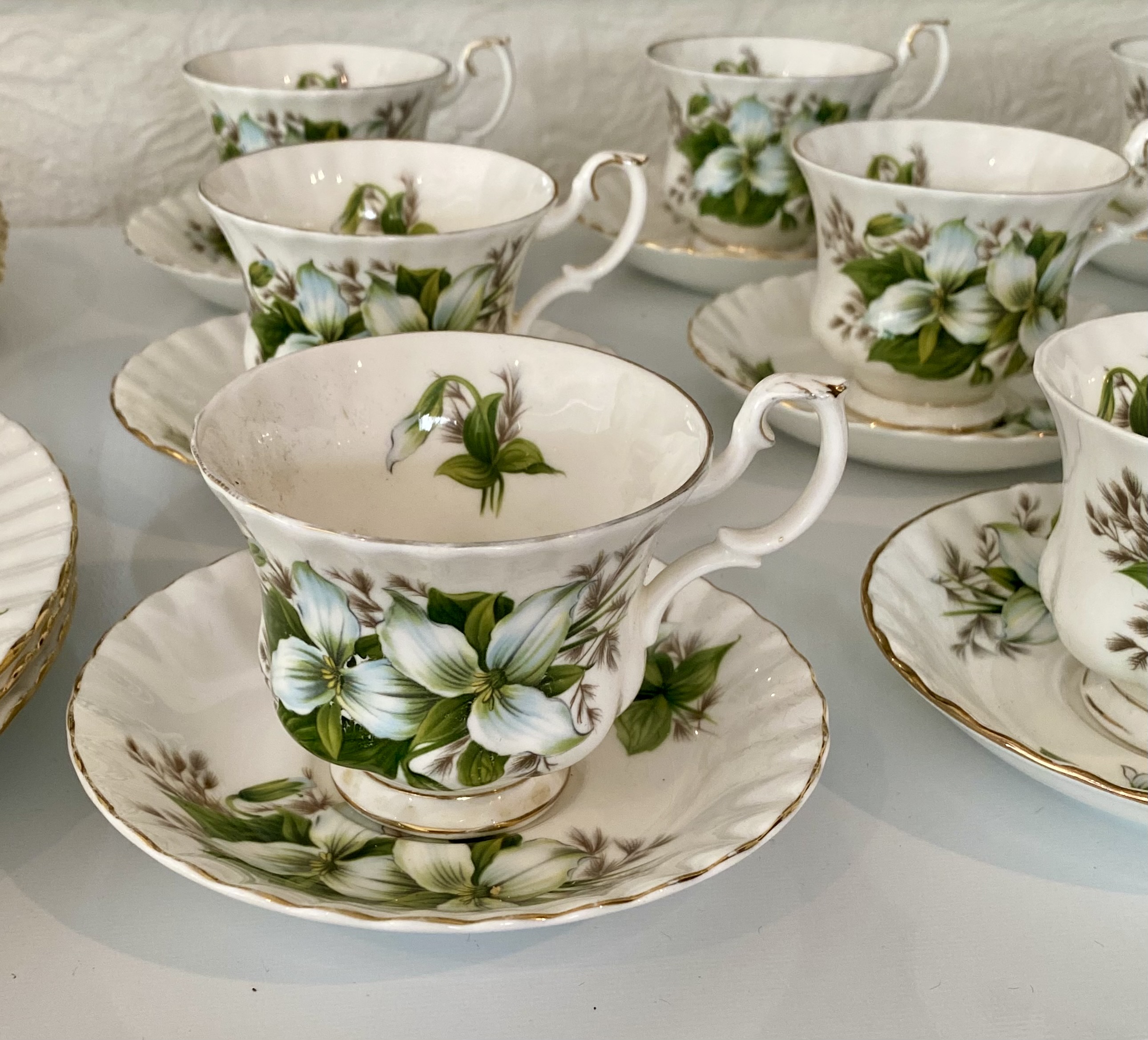 royal-albert-trillium-fine-bone-china-tea-dinner-collection-35-pieces-total-made-in-england-286-2