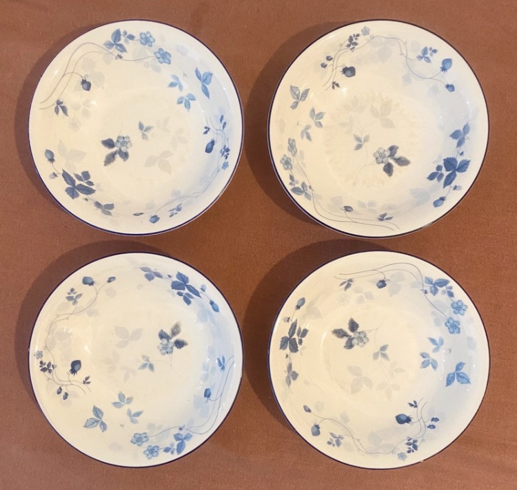 Lot 083: Set of 4 Vintage Wedgwood Wild Strawberry Cereal Bowls - Made in England