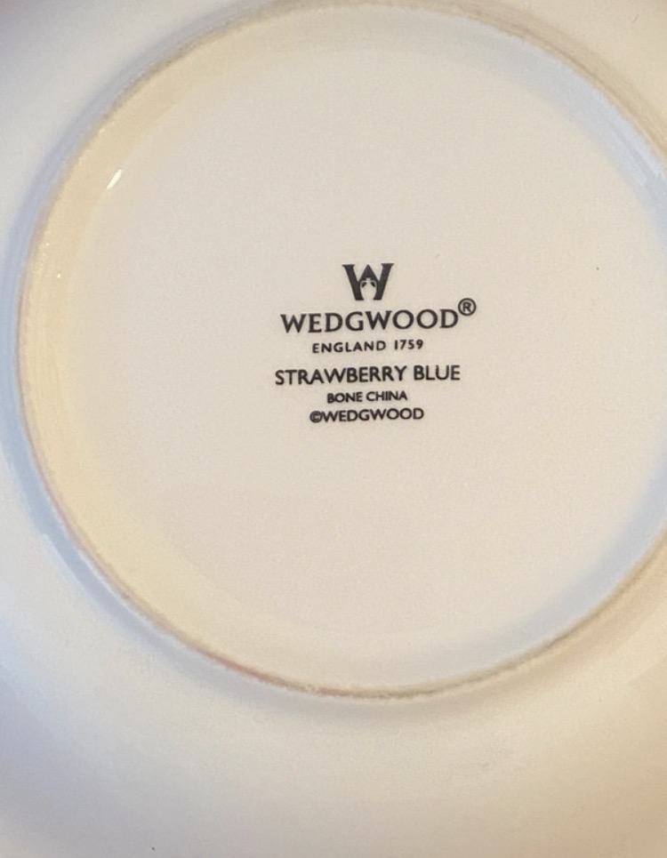set-of-4-vintage-wedgwood-wild-strawberry-cereal-bowls-made-in-england-083-3
