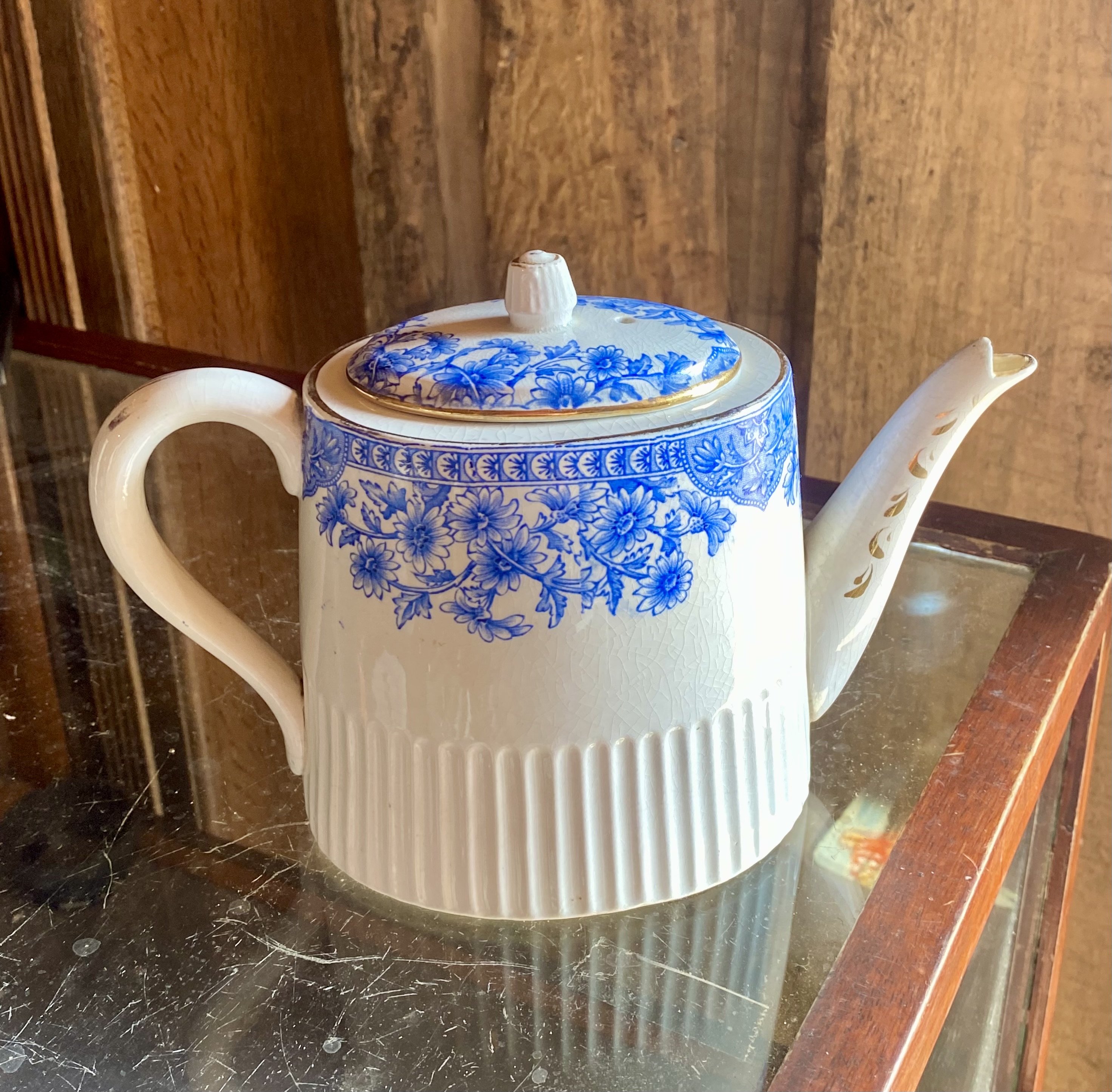 victorian-blue-white-teapot-dresden-pattern-reg-no-186085-c-1892-258-3