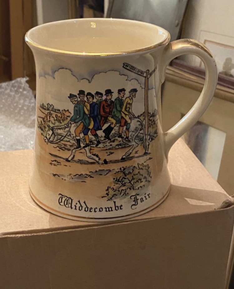 Lot 090: Vintage 1930s Crown Devon Musical Tankard - Widecombe Fair