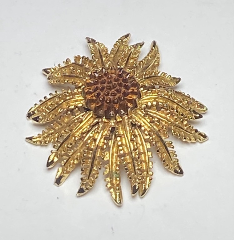 Lot 054: Vintage 1960s Sarah Coventry "Autumn Splendor" Sunflower Brooch & Box