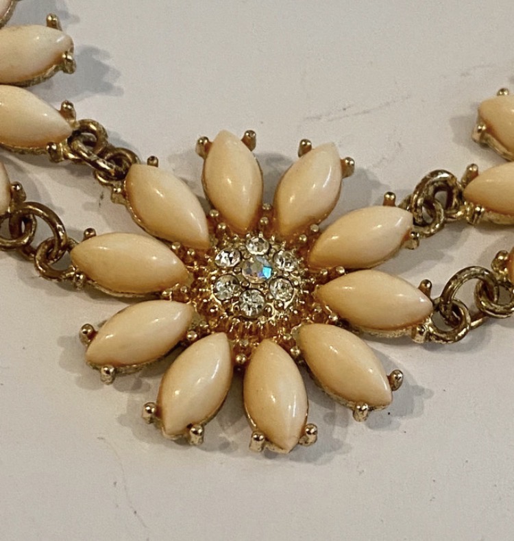 vintage-80s-peach-floral-statement-necklace-retro-daisy-bib-168-2