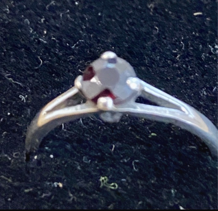 Lot 184: Vintage 925 Sterling Silver Ring with Red Stone - Size N 1/2