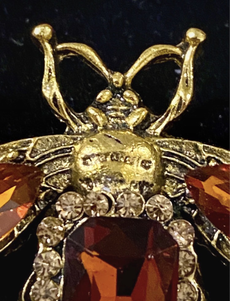 vintage-amber-glass-honey-bee-brooch-large-50mm-statement-pin-021-4