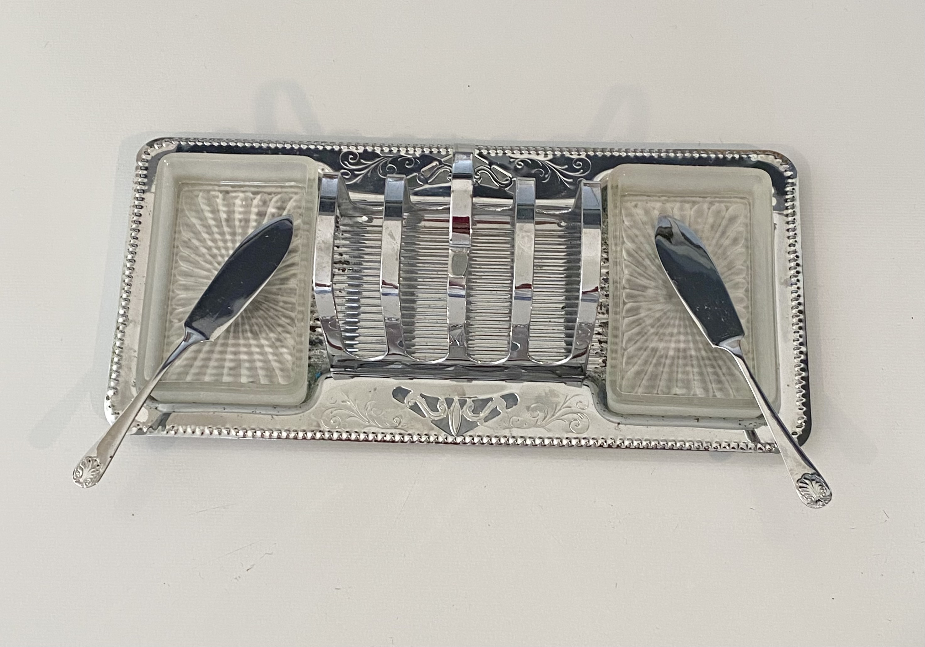 vintage-art-deco-silver-plated-toast-rack-butter-dish-set-celtic-plate-england-287-2