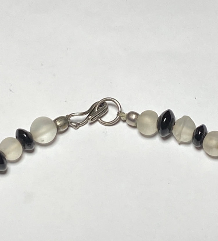 vintage-art-deco-style-frosted-satin-glass-bead-necklace-monochrome-48cm-155-3