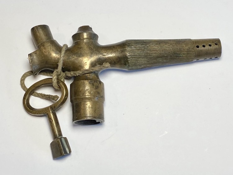 vintage-brass-barrel-tap-original-security-key-060-2