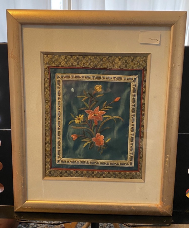 Lot 039: Vintage Chinese Silk Embroidery - Framed Floral Art
