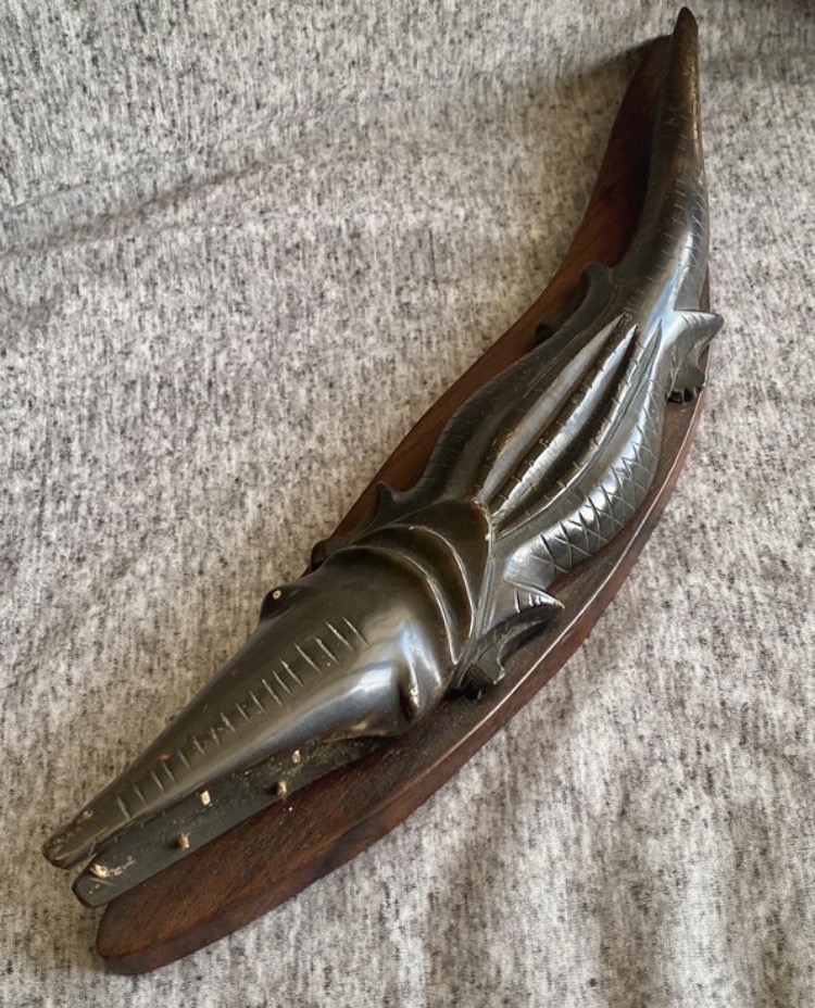 Lot 013: Vintage Hand-Carved Wood Crocodile – 30cm (12") Solid Wood Sculpture