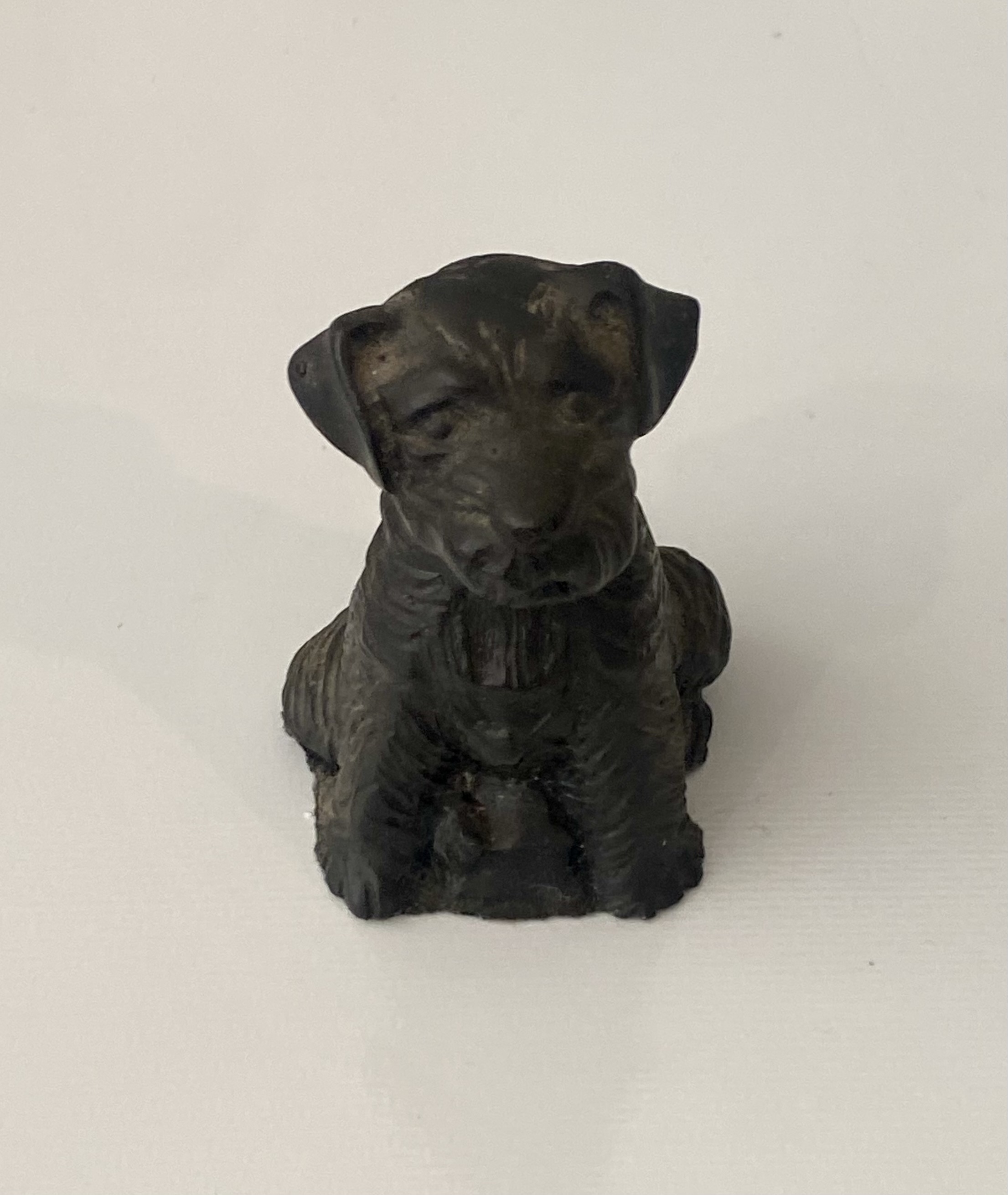 Lot 289: Vintage Kingmaker Welsh Coal Dog Figurine - Scottish / Terrier Ornament (7.5cm)