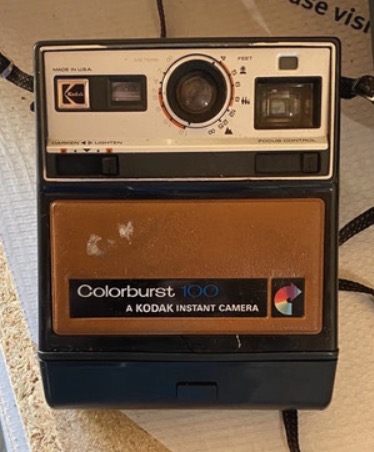 vintage-kodak-colorburst-100-instant-camera-1970s-retro-prop-032-2