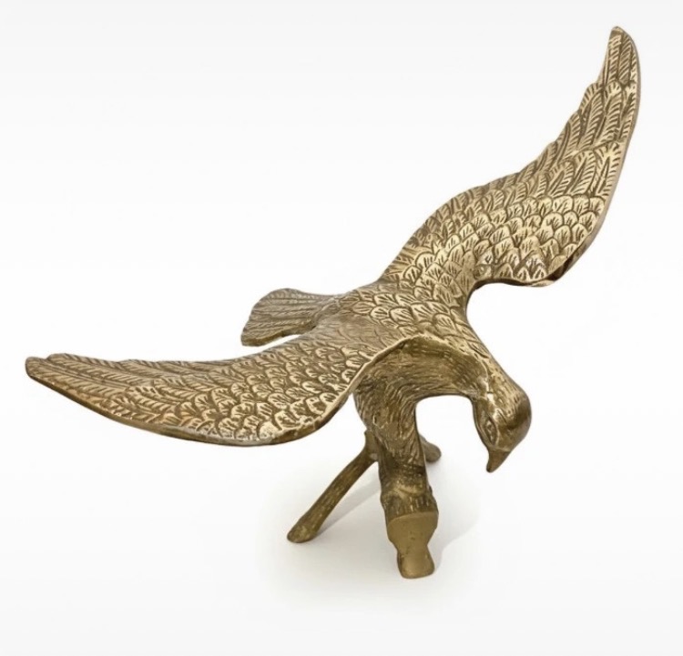 Lot 065: Vintage MCM Large Solid Brass Soaring Eagle Statue – 31cm Wingspan