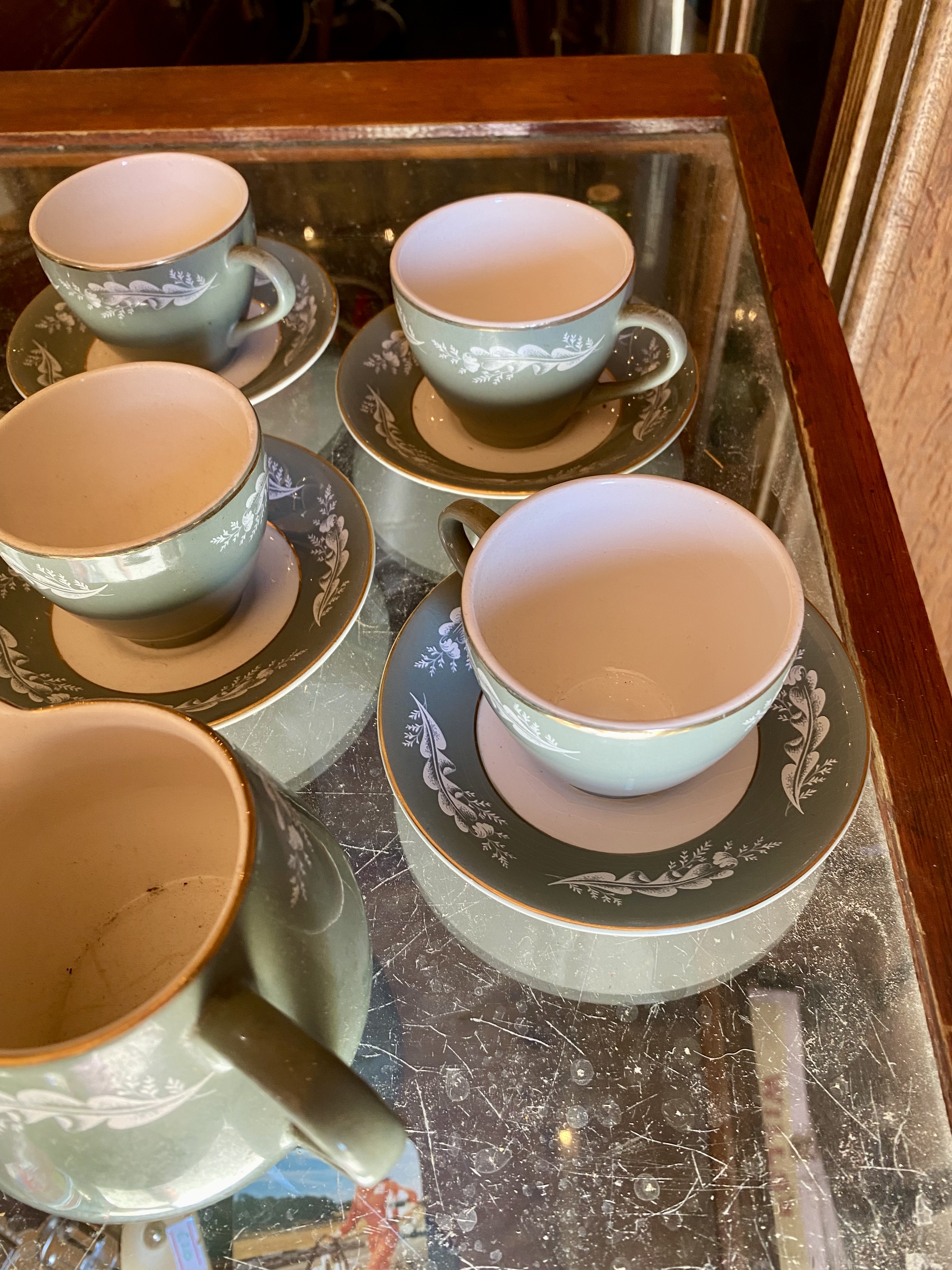 vintage-mid-century-lord-nelson-pottery-sage-green-tea-set-7-piece-5-cups-saucers-milk-jug-sugar-bowl-222-3
