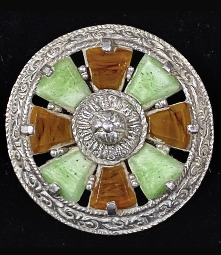 vintage-miracle-celtic-shield-brooch-faux-connemara-amber-glass-023-2