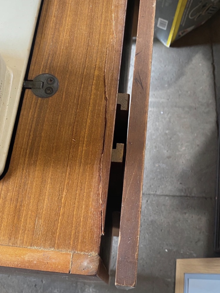vintage-singer-sewing-machine-650g-golden-panoramic-mcm-teak-cabinet-074-4