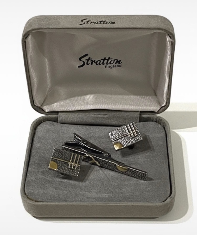 Lot 296: Vintage Stratton Cricket Cufflinks & Tie Clip Set - Boxed 1960s Sportsman