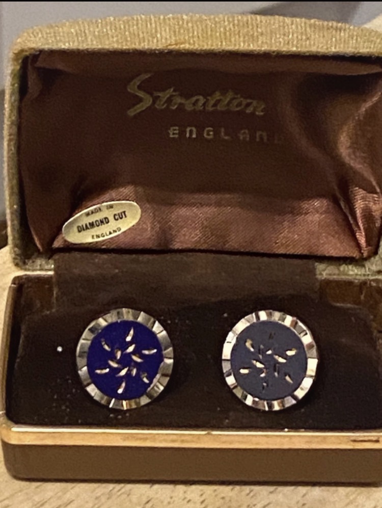 Lot 295: Vintage Stratton Gold Plated Diamond Cut Round Blue Cufflinks - Boxed