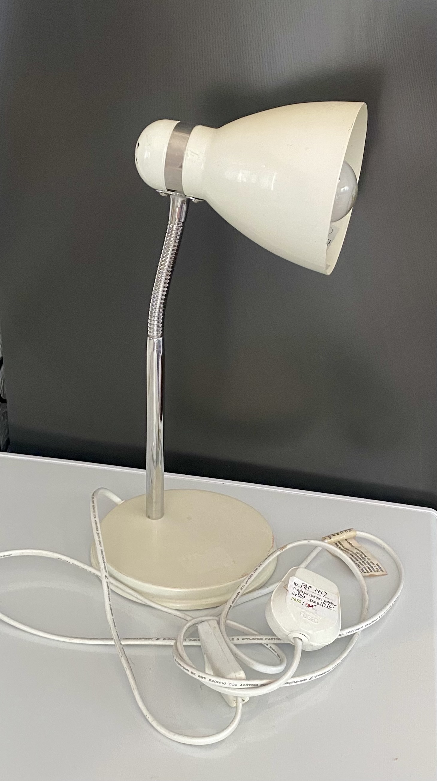 vintage-style-off-white-gooseneck-desk-lamp-b-q-shelley-36cm-288-2