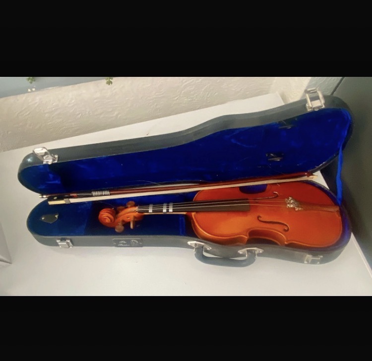 Lot 291: Vintage The Stentor Student Violin Outfit with Hard Case & Bow